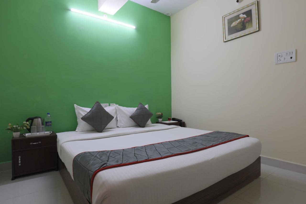 Green Tree Hotel-Near Vfs Global And Ramee Mall Csennai Kültér fotó