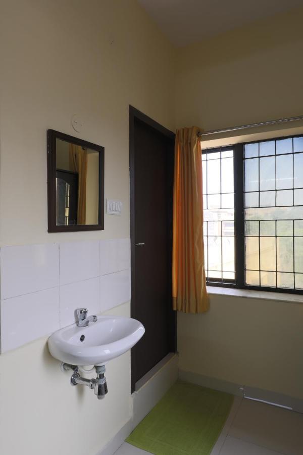 Green Tree Hotel-Near Vfs Global And Ramee Mall Csennai Kültér fotó