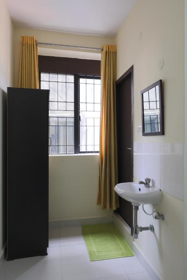 Green Tree Hotel-Near Vfs Global And Ramee Mall Csennai Kültér fotó