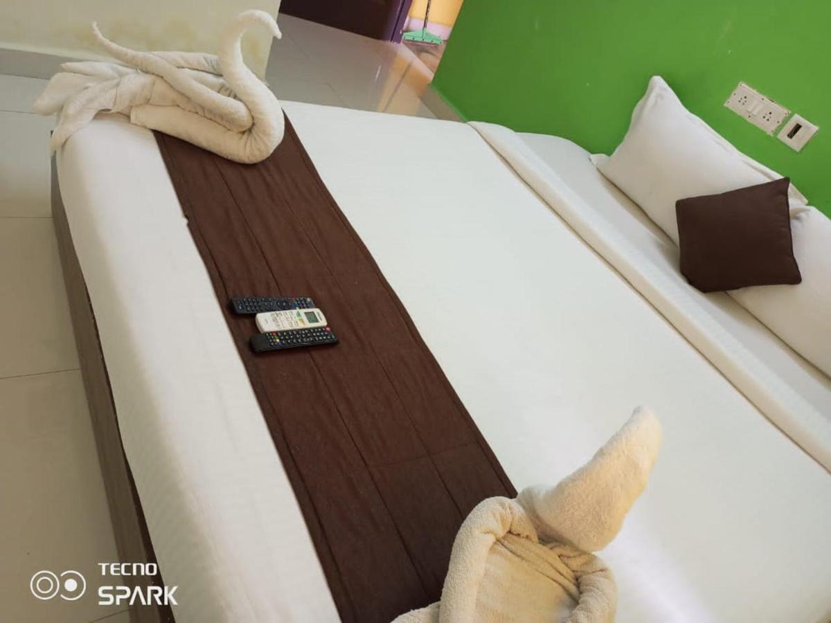 Green Tree Hotel-Near Vfs Global And Ramee Mall Csennai Kültér fotó