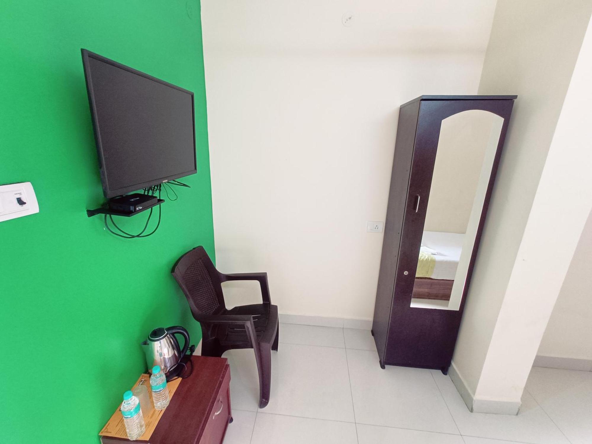 Green Tree Hotel-Near Vfs Global And Ramee Mall Csennai Kültér fotó
