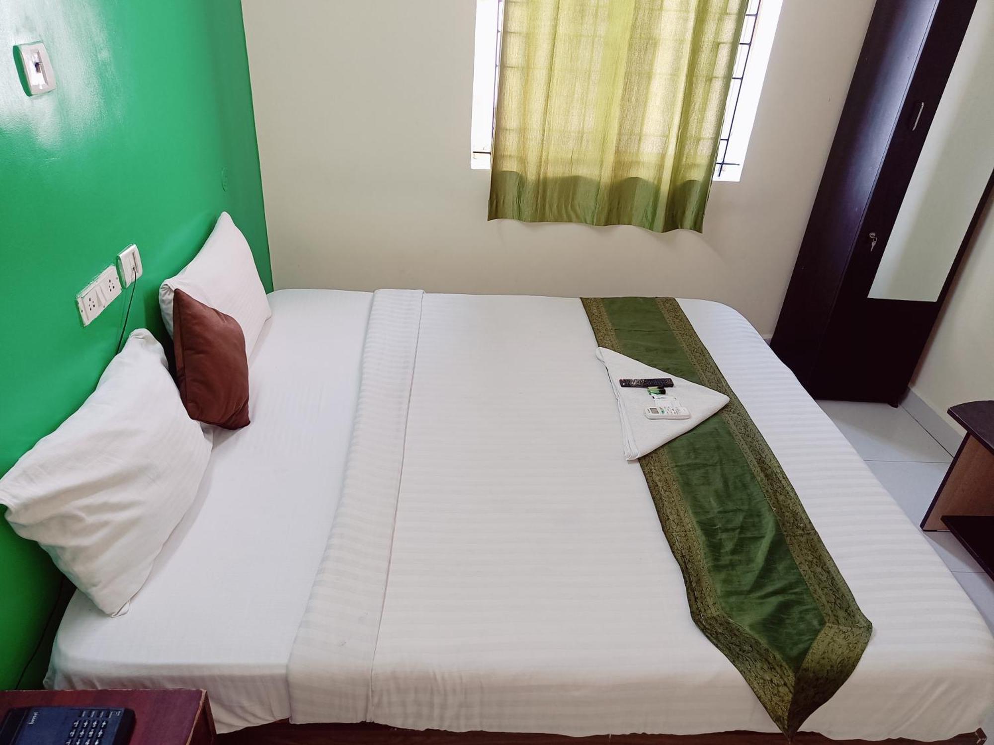 Green Tree Hotel-Near Vfs Global And Ramee Mall Csennai Kültér fotó
