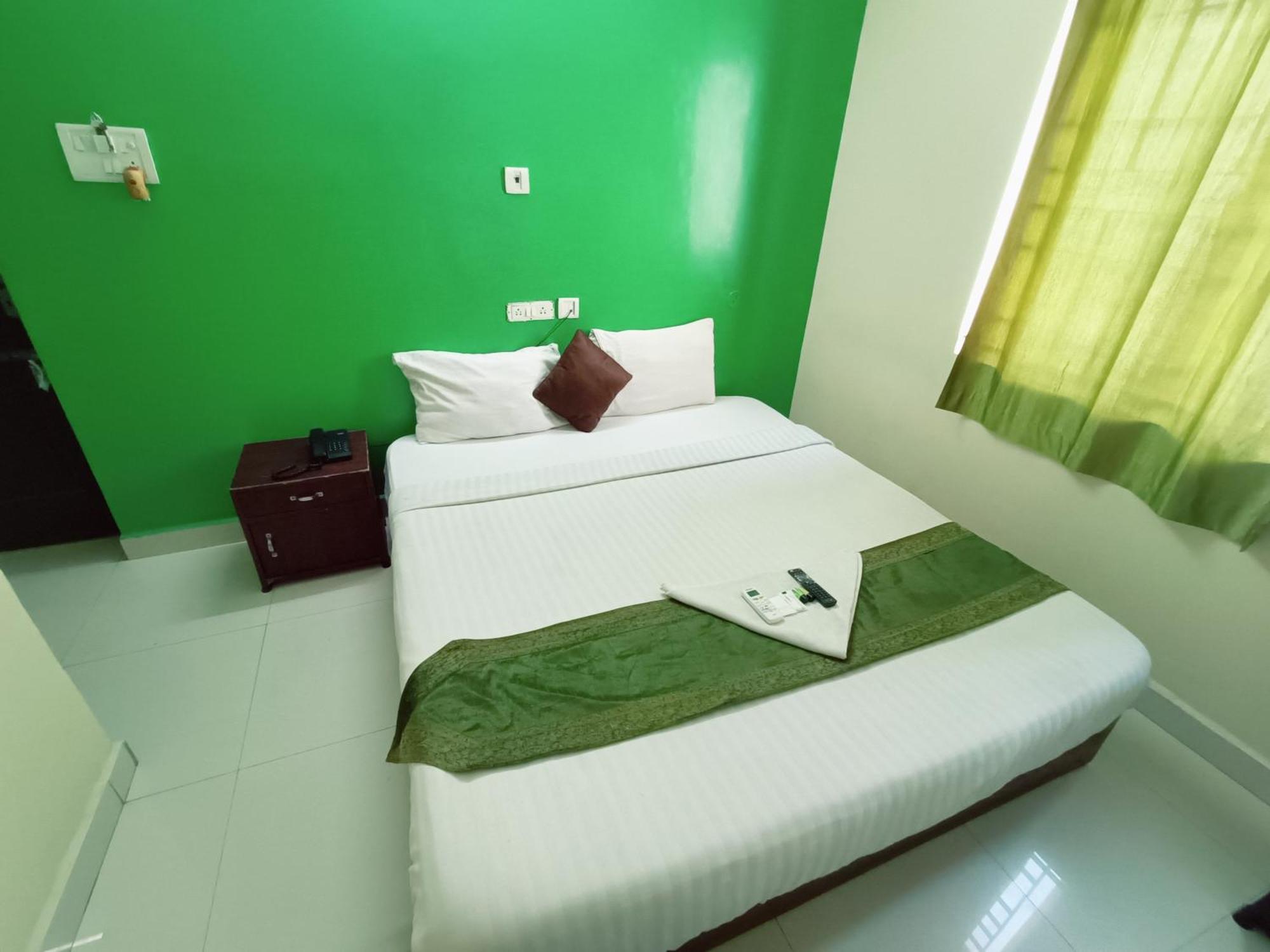 Green Tree Hotel-Near Vfs Global And Ramee Mall Csennai Kültér fotó