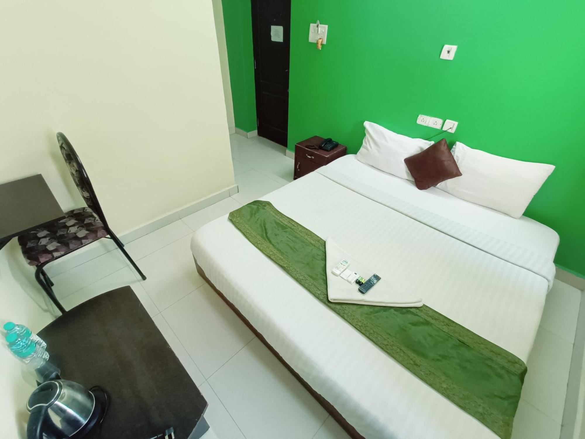 Green Tree Hotel-Near Vfs Global And Ramee Mall Csennai Kültér fotó
