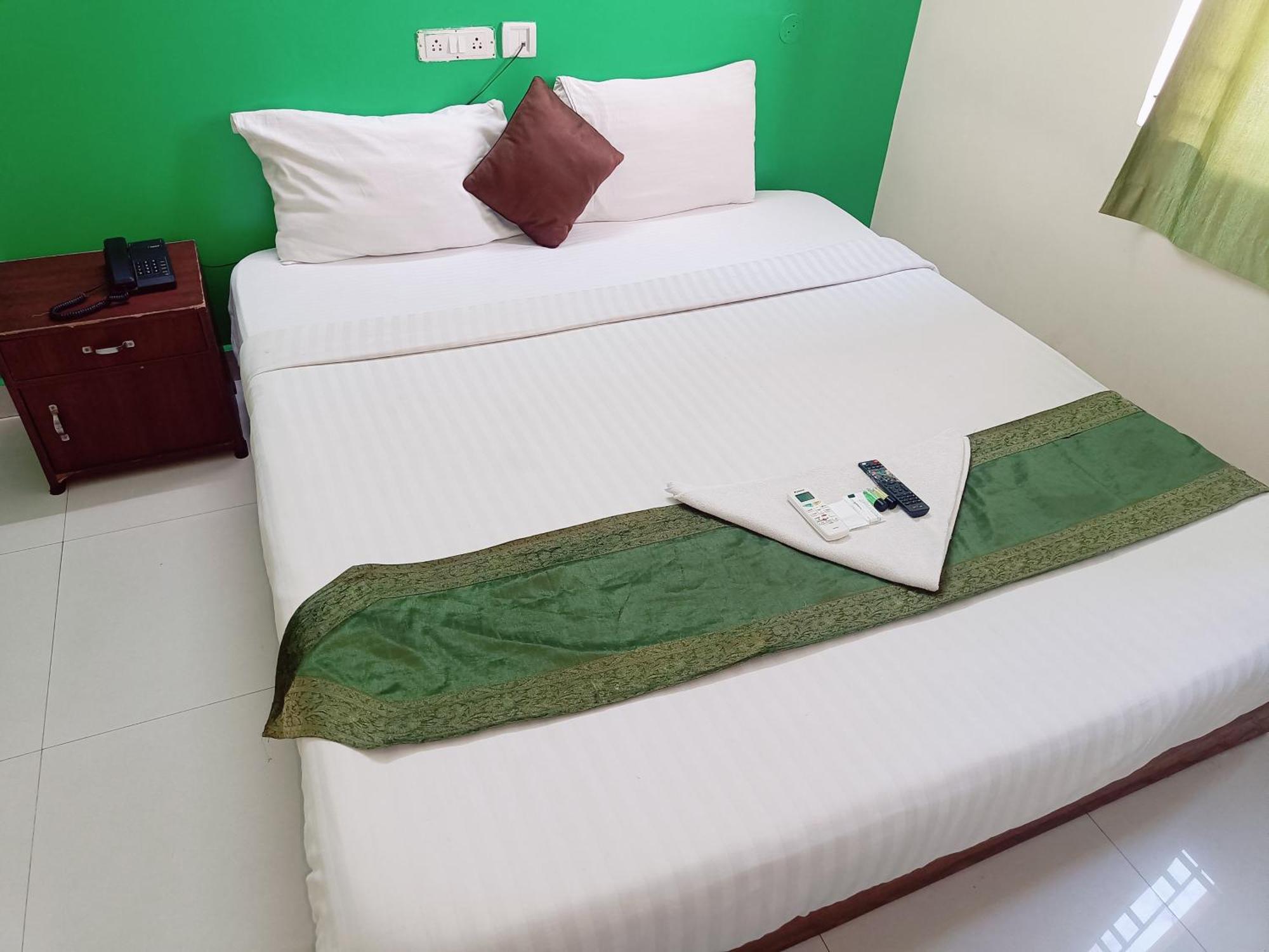 Green Tree Hotel-Near Vfs Global And Ramee Mall Csennai Kültér fotó